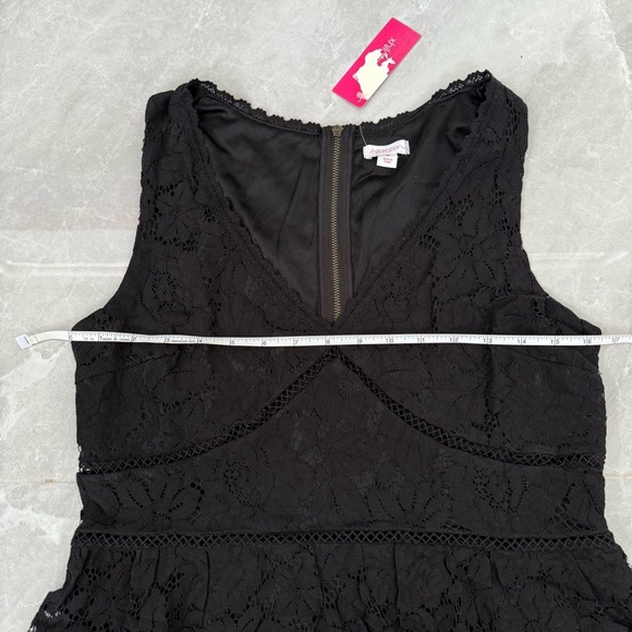 Women’s Xhilaration Target Lace V-Neck Cut Out Sleeveless Dress Size Medium - Picture 15 of 16